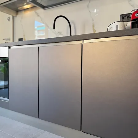 Alfieri4 - Netflix-parking-supermarket-centro Lägenhet