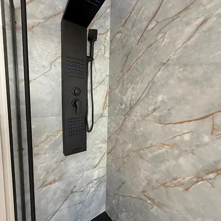 Alfieri4 - Netflix-parking-supermarket-centro * Bergamo