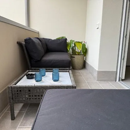 Alfieri4 - Netflix-parking-supermarket-centro Lägenhet