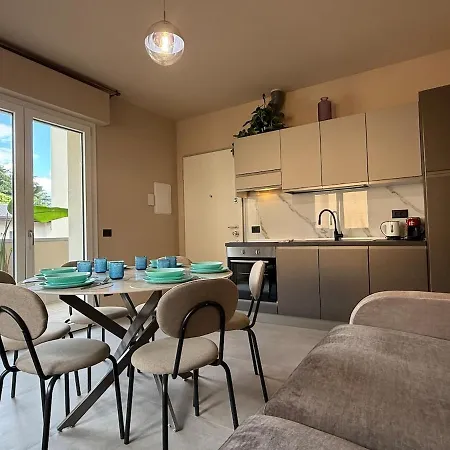 Alfieri4 - Netflix-parking-supermarket-centro