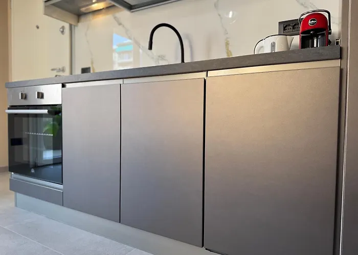 Alfieri4 - Netflix-parking-supermarket-centro 아파트