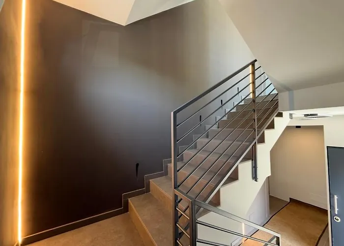 Alfieri4 - Netflix-parking-supermarket-centro 아파트