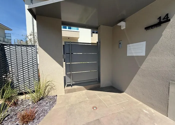 Alfieri4 - Netflix-parking-supermarket-centro 아파트