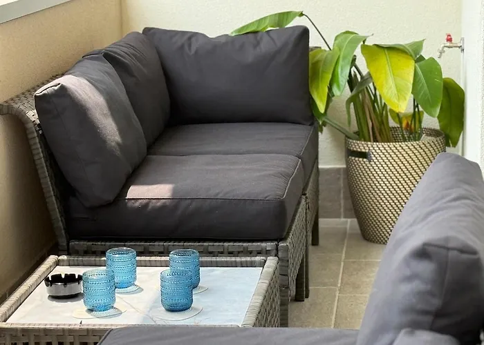 Alfieri4 - Netflix-parking-supermarket-centro