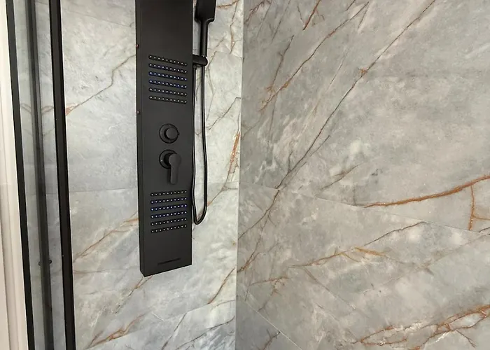 Alfieri4 - Netflix-parking-supermarket-centro * Bergamo