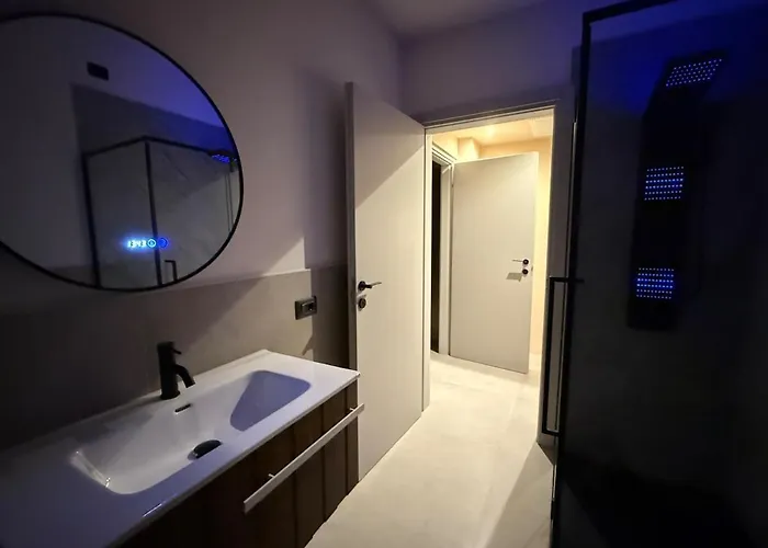 Alfieri4 - Netflix-parking-supermarket-centro *