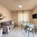 Alfieri4 - Netflix-parking-supermarket-centro Apartment *