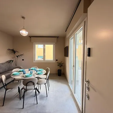 Alfieri4 - Netflix-parking-supermarket-centro Apartman