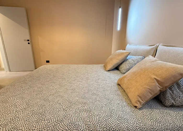 Alfieri4 - Netflix-parking-supermarket-centro Apartman Bergamo