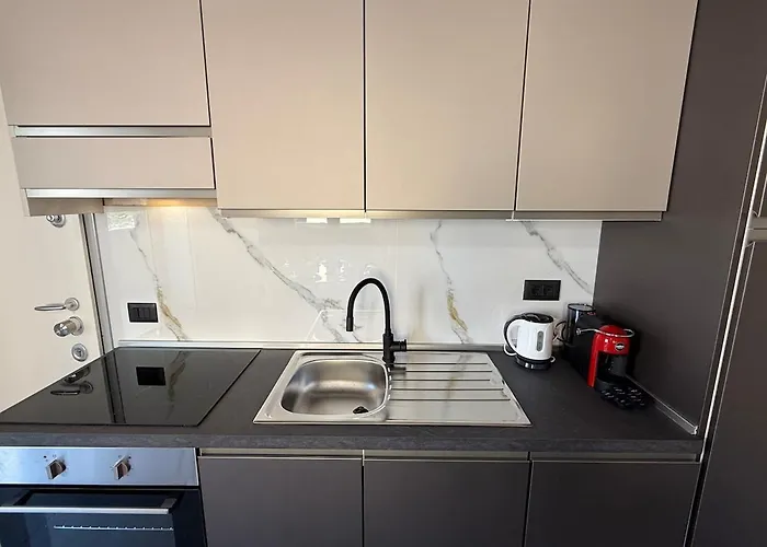 Alfieri4 - Netflix-parking-supermarket-centro Apartman Bergamo